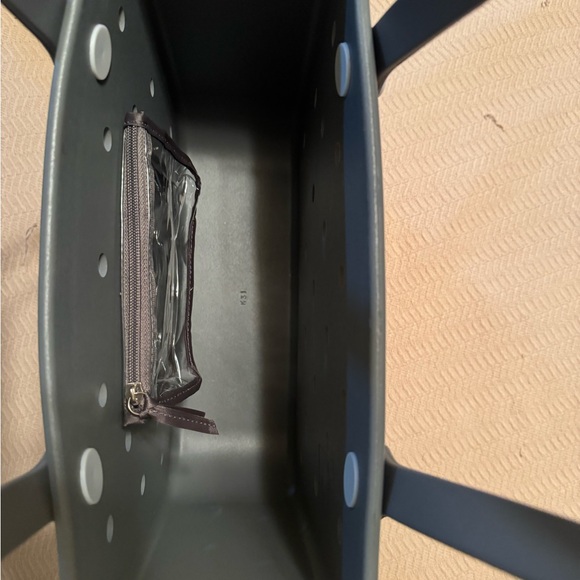 BOGG BAG Gray Tote Perforated Waterproof Durable, baby bogg - Picture 3 of 4